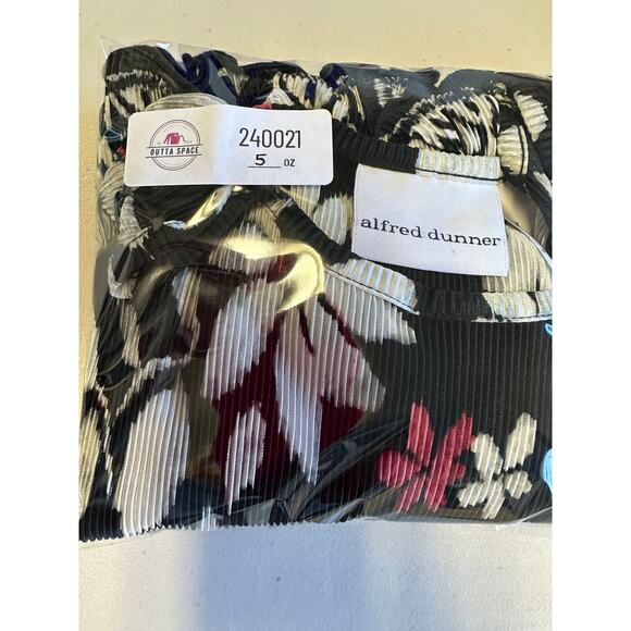 Alfred Dunner Floral Accordion Blouse - Picture 7 of 7